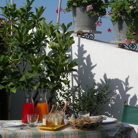 مبيت وإفطار سورسو Piazza San Pantaleo المظهر الخارجي الصورة