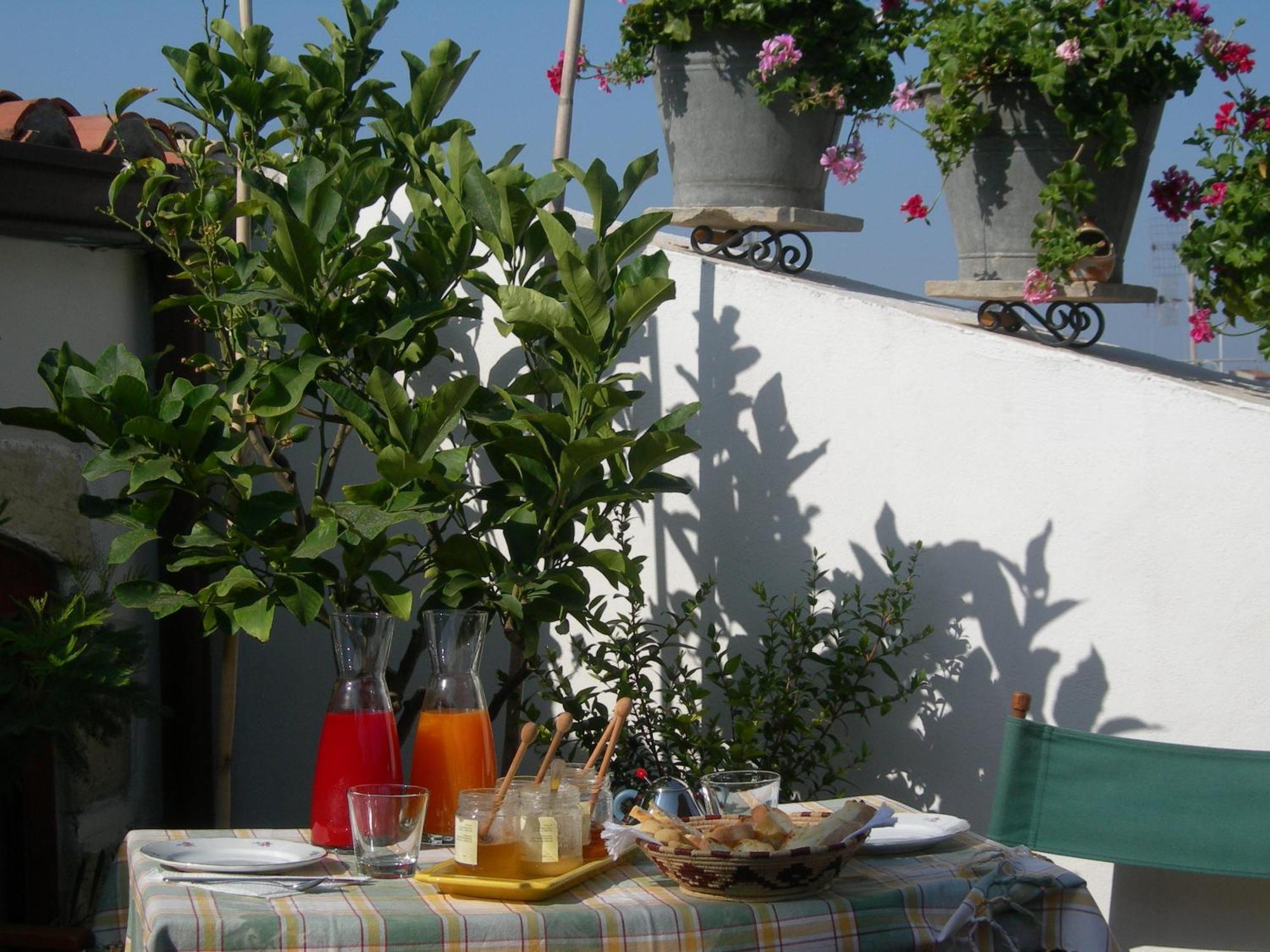 مبيت وإفطار سورسو Piazza San Pantaleo المظهر الخارجي الصورة